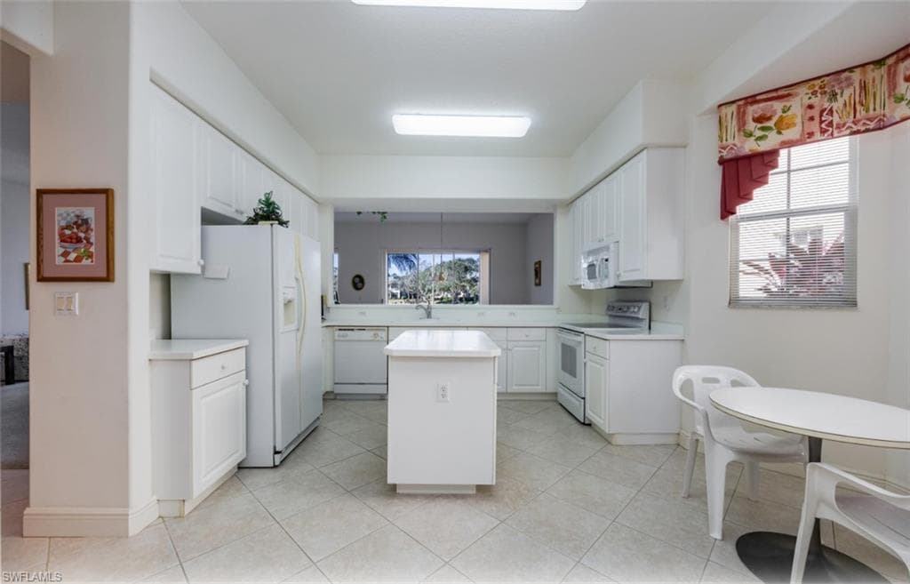 558 Vintage Reserve Ln 19b, Naples, FL 34119-17