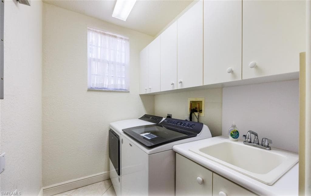 558 Vintage Reserve Ln 19b, Naples, FL 34119-25