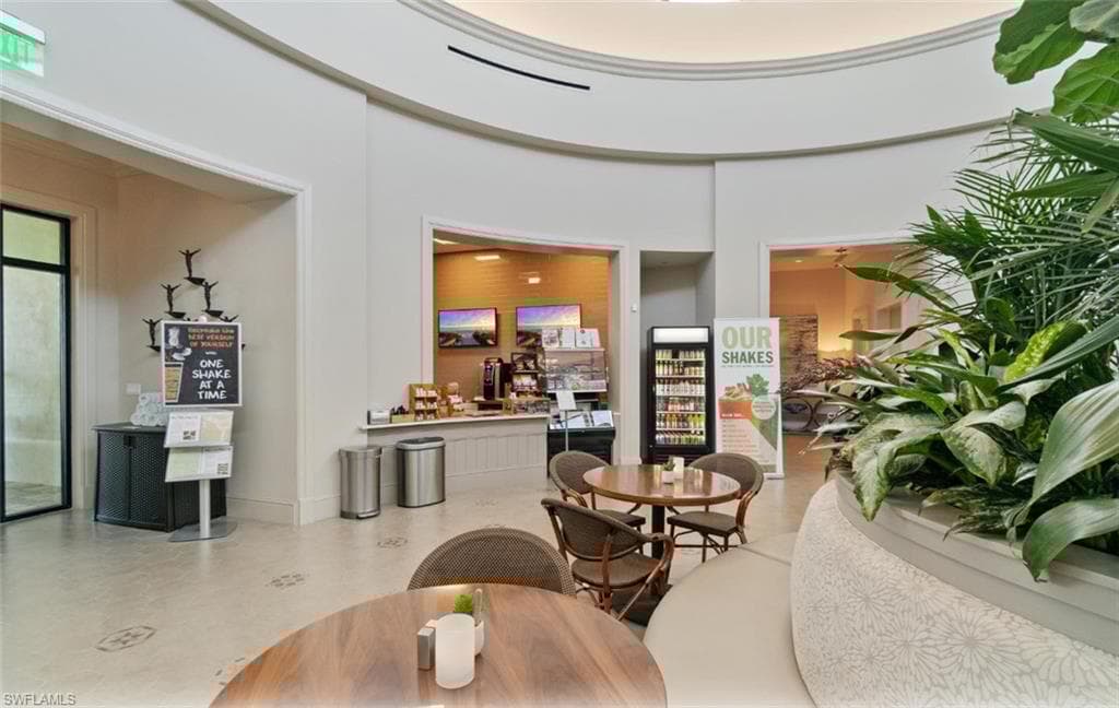 558 Vintage Reserve Ln 19b, Naples, FL 34119-35