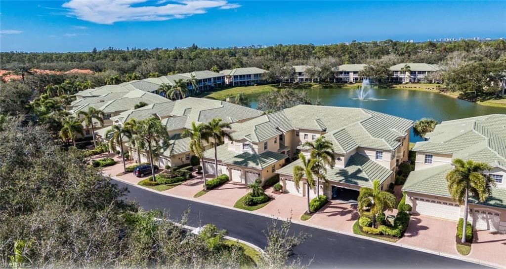 558 Vintage Reserve Ln 19b, Naples, FL 34119-3