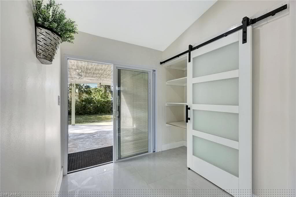 2320 21st St, Cape Coral, FL 33991-20