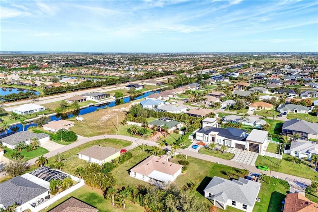 2320 21st St, Cape Coral, FL 33991-23