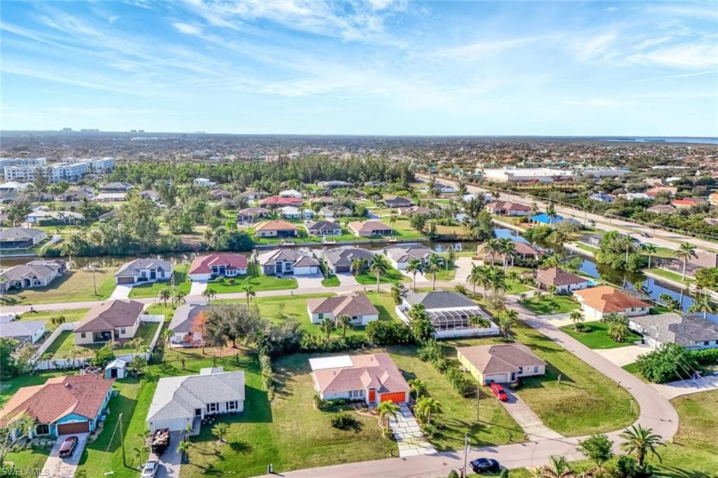 2320 21st St, Cape Coral, FL 33991-3