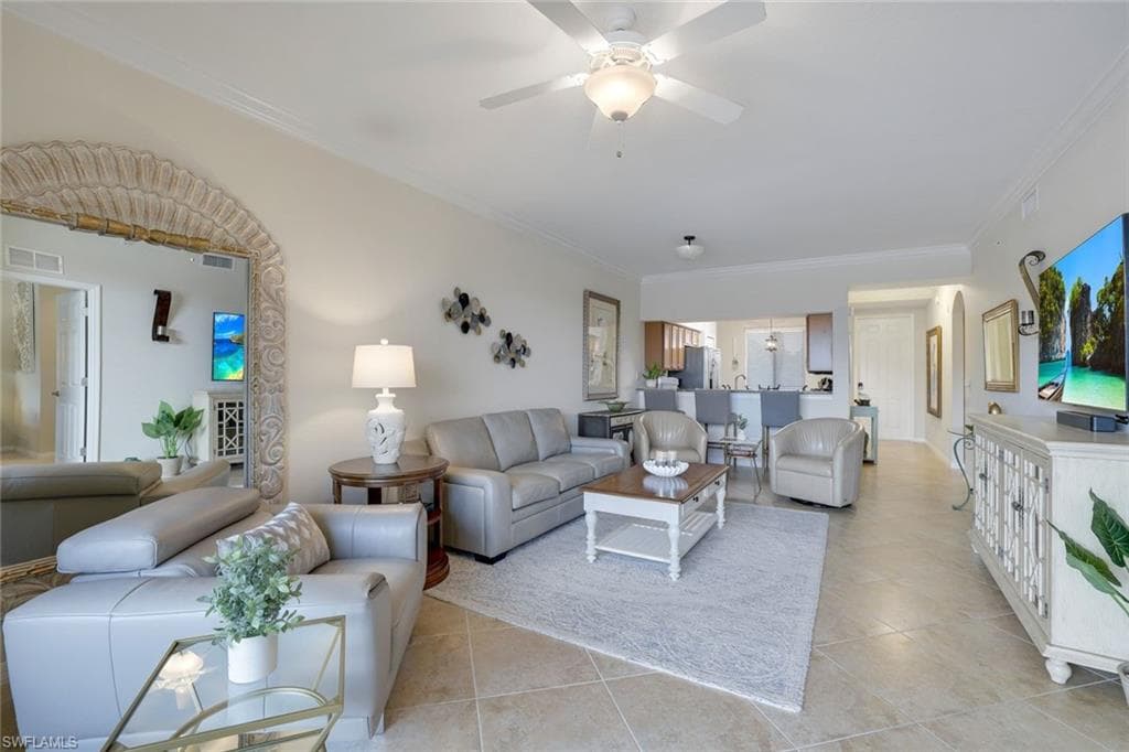 9735 Acqua Ct 625, Naples, FL 34113-8