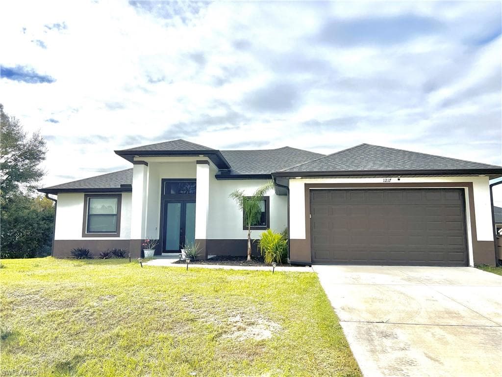 1217 Mckinley Ave, Lehigh Acres, FL 33972-1