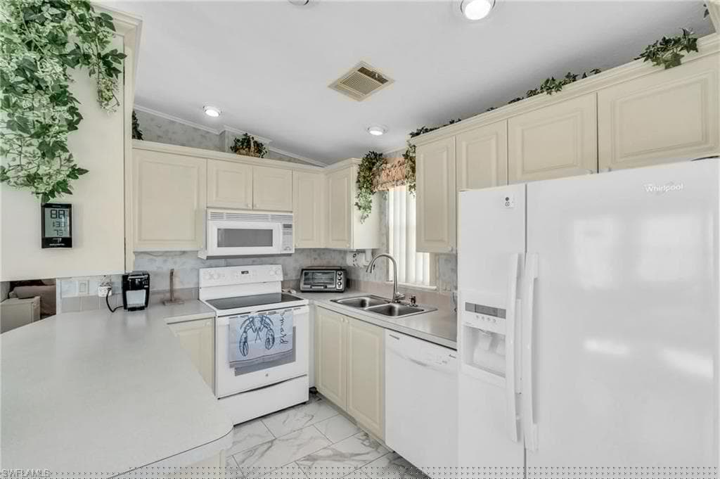 114 Cheetah Dr, Naples, FL 34114-4