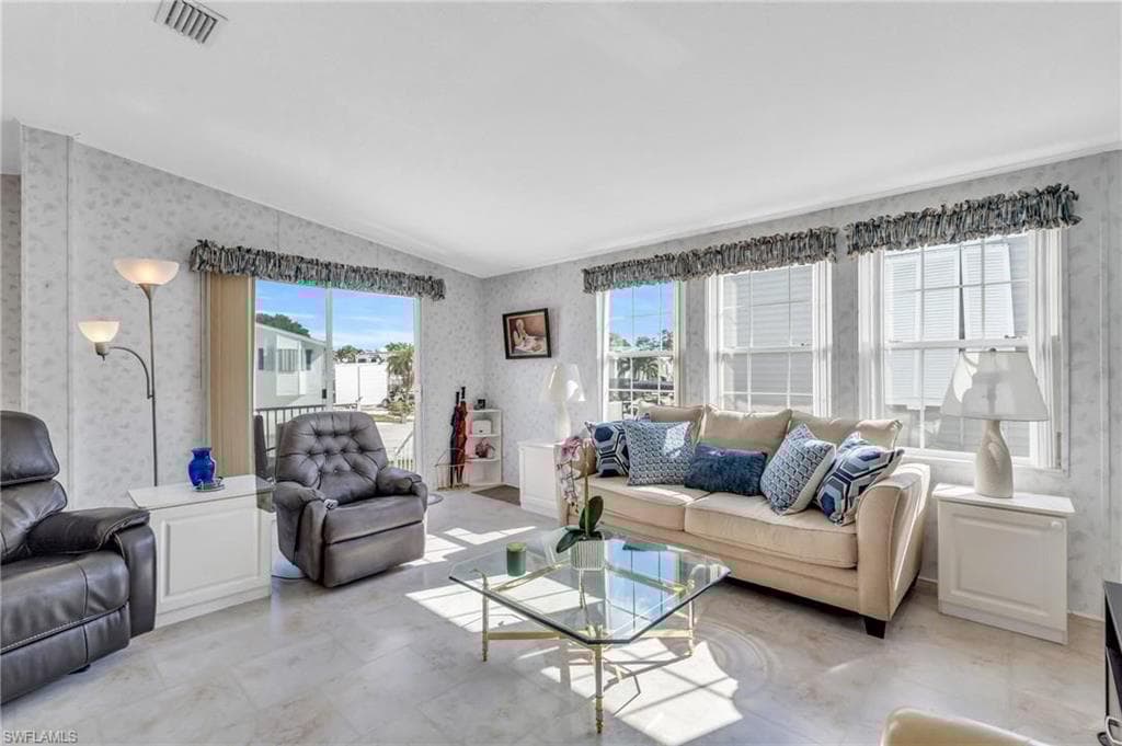 114 Cheetah Dr, Naples, FL 34114-7