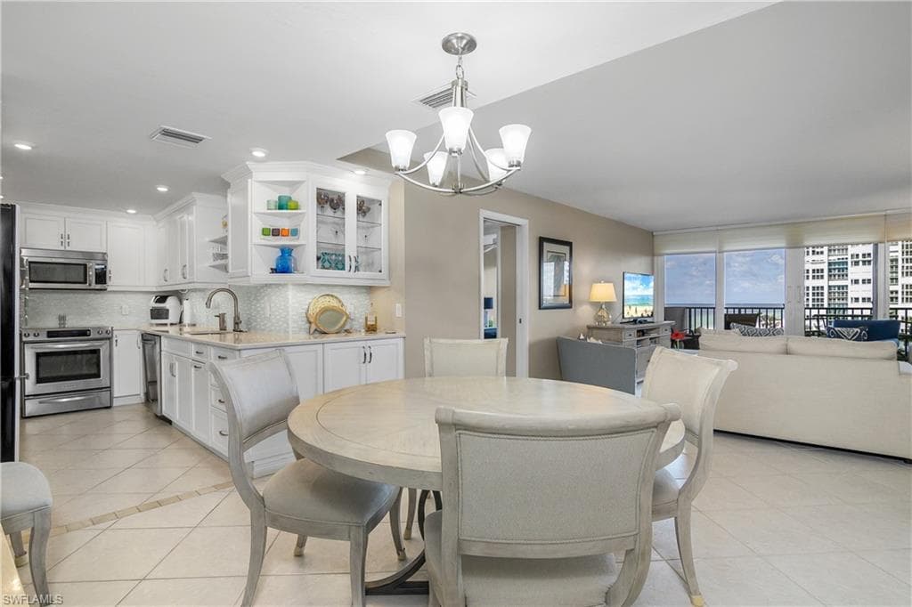 4005 Gulf Shore Blvd N 603, Naples, FL 34103-16