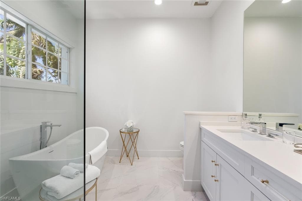 888 10th St S 101, Naples, FL 34102-22