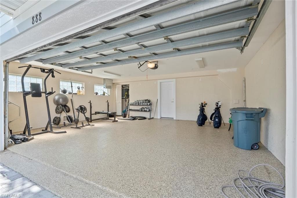 888 10th St S 101, Naples, FL 34102-28