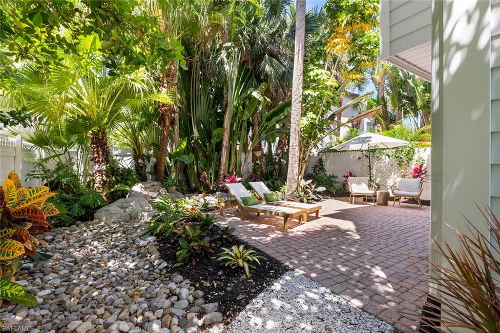 888 10th St S 101, Naples, FL 34102-30