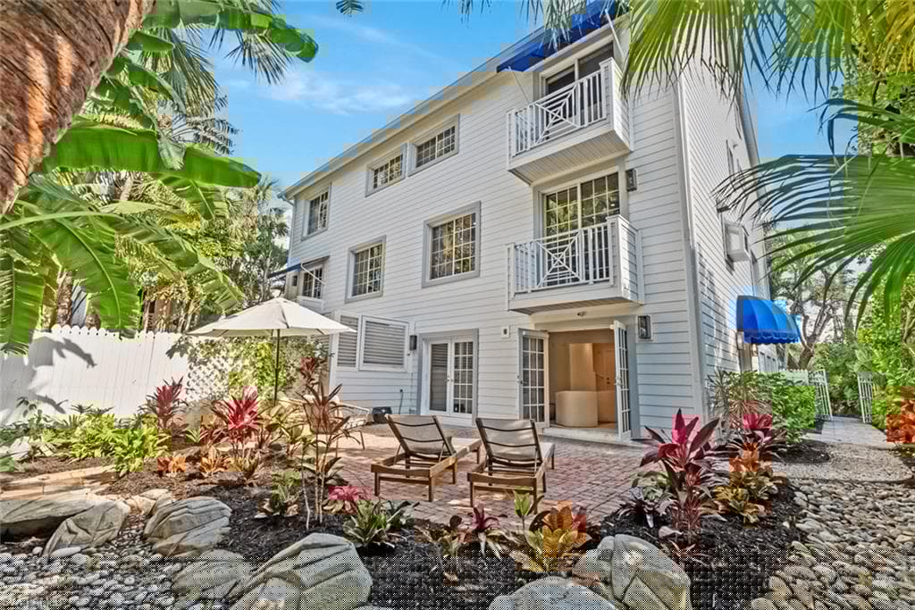 888 10th St S 101, Naples, FL 34102-31