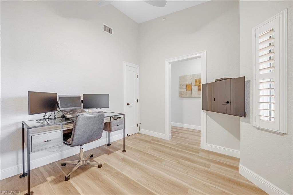 7741 Pebble Creek Cir 302, Naples, FL 34108-18