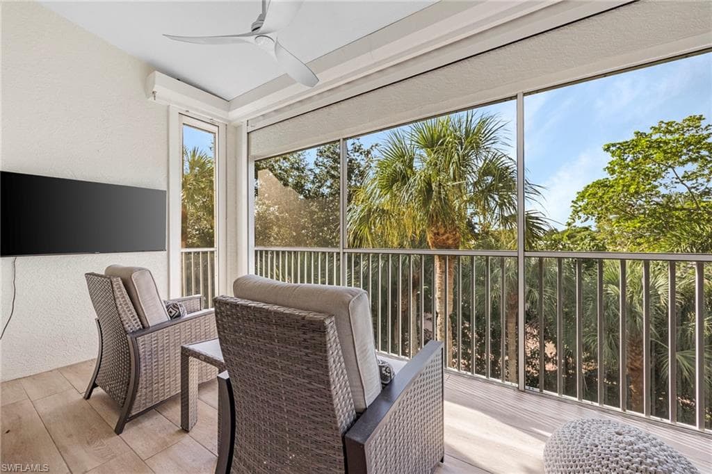 7741 Pebble Creek Cir 302, Naples, FL 34108-21