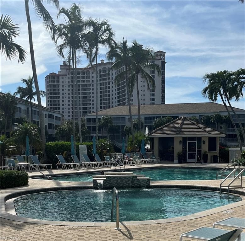 7741 Pebble Creek Cir 302, Naples, FL 34108-25