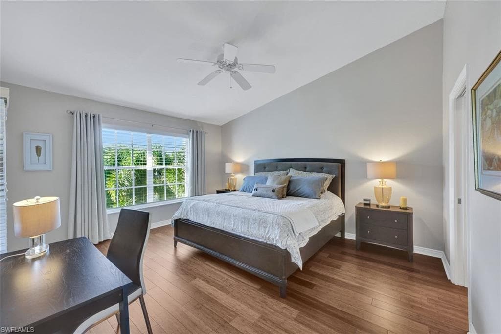 752 Wiggins Lake Dr 201, Naples, FL 34110-12