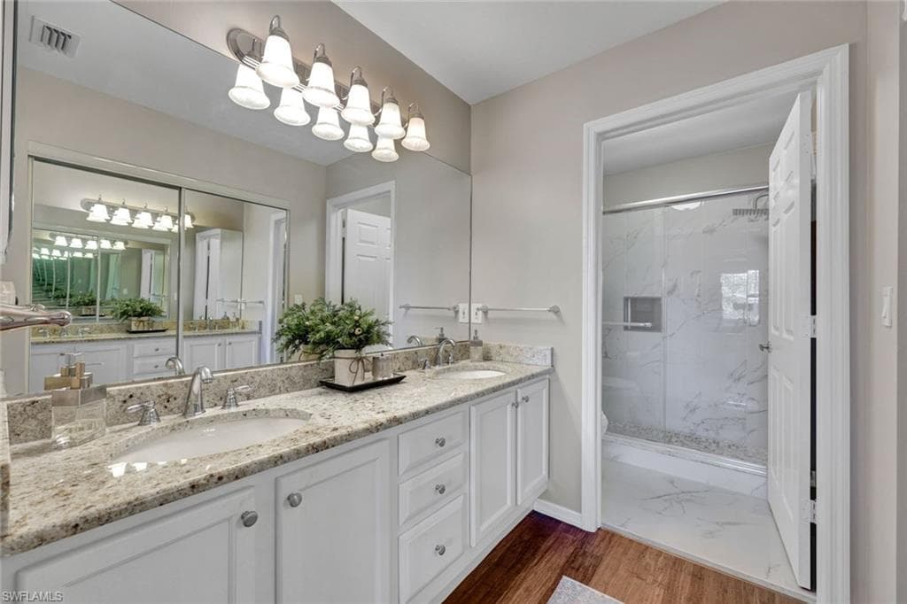 752 Wiggins Lake Dr 201, Naples, FL 34110-15