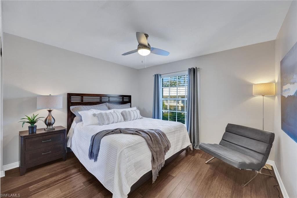 752 Wiggins Lake Dr 201, Naples, FL 34110-18