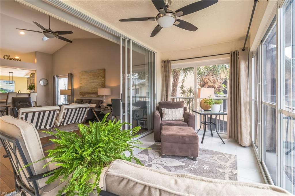 752 Wiggins Lake Dr 201, Naples, FL 34110-21
