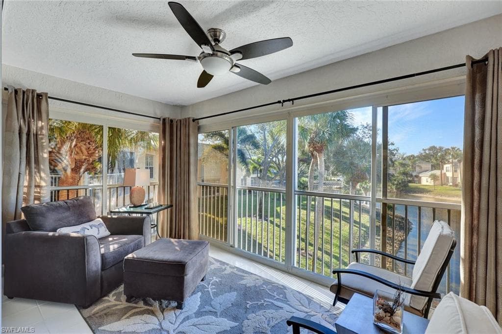 752 Wiggins Lake Dr 201, Naples, FL 34110-22