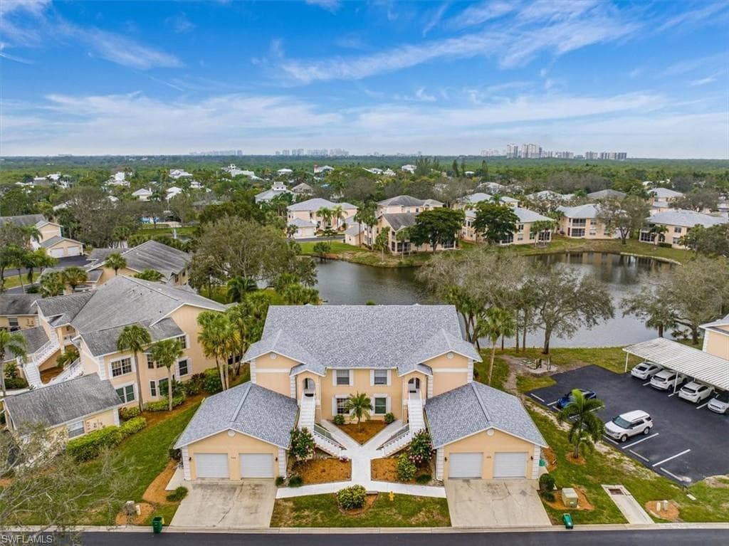 752 Wiggins Lake Dr 201, Naples, FL 34110-27