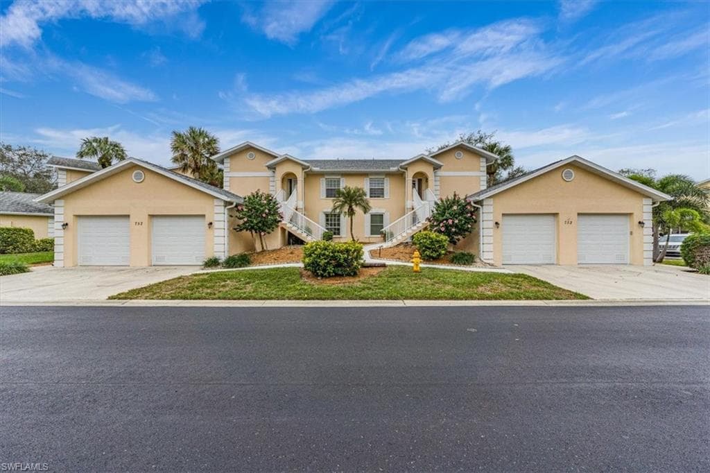 752 Wiggins Lake Dr 201, Naples, FL 34110-28