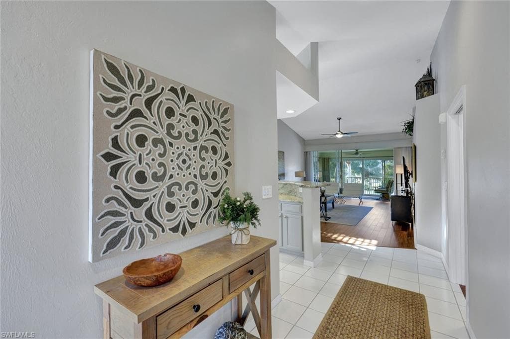 752 Wiggins Lake Dr 201, Naples, FL 34110-6