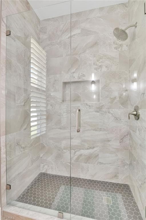 2862 Lone Pine Ln, Naples, FL 34119-29