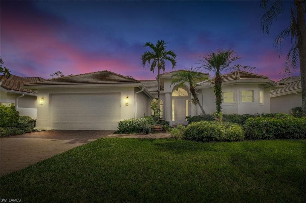 2862 Lone Pine Ln, Naples, FL 34119-2