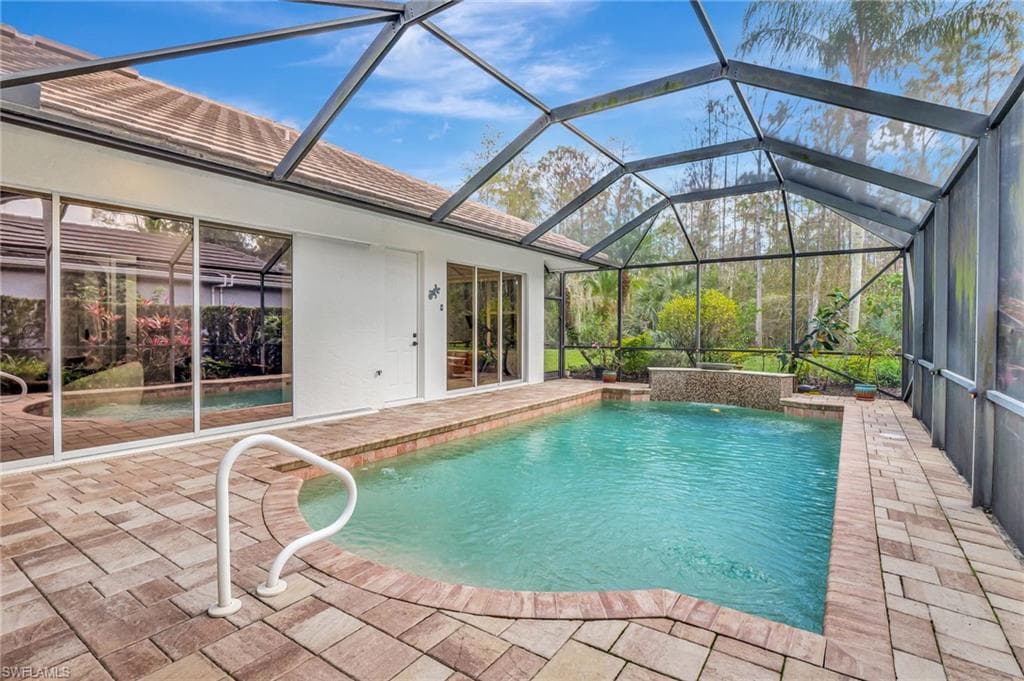 2862 Lone Pine Ln, Naples, FL 34119-45