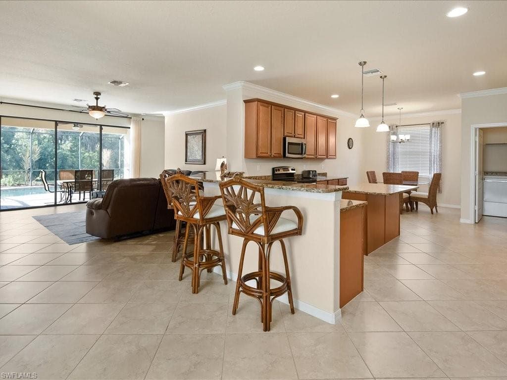 3827 Treasure Cove Cir, Naples, FL 34114-4