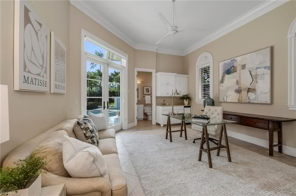 455 1st Ave N, Naples, FL 34102-11