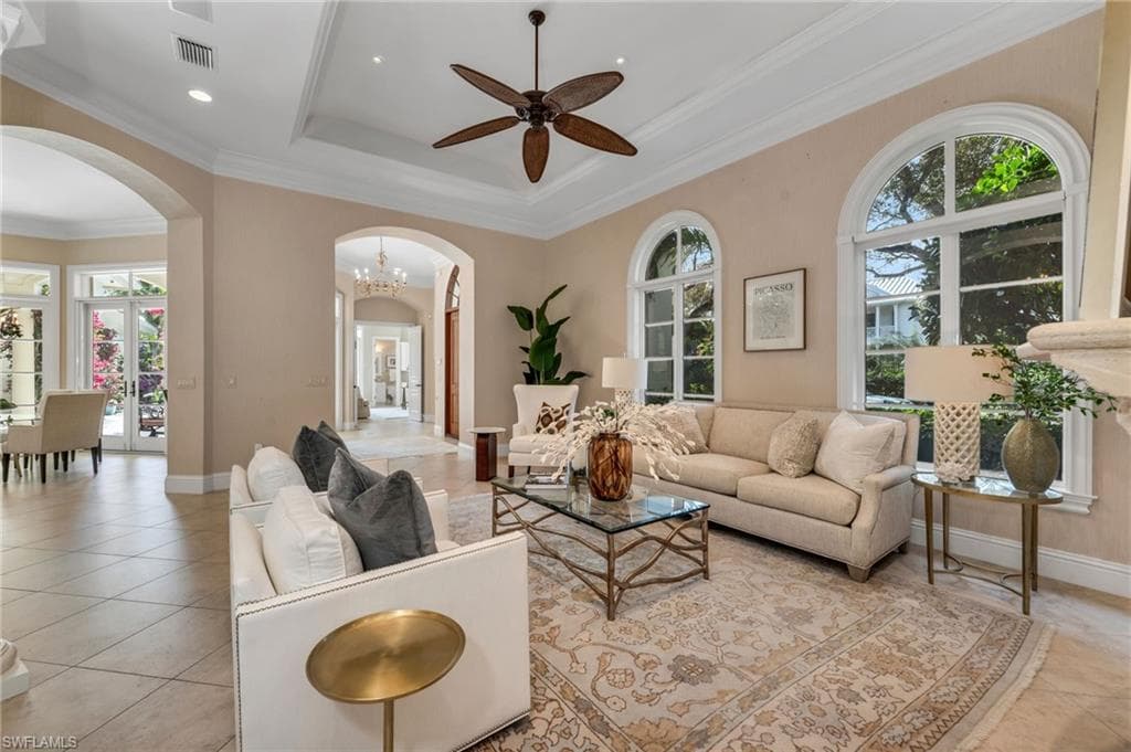 455 1st Ave N, Naples, FL 34102-12