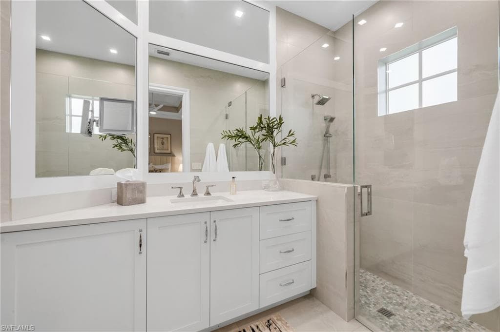 455 1st Ave N, Naples, FL 34102-15