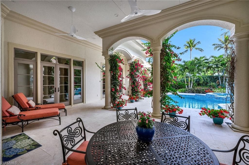 455 1st Ave N, Naples, FL 34102-17