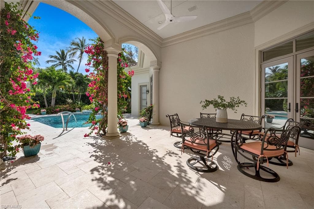 455 1st Ave N, Naples, FL 34102-18