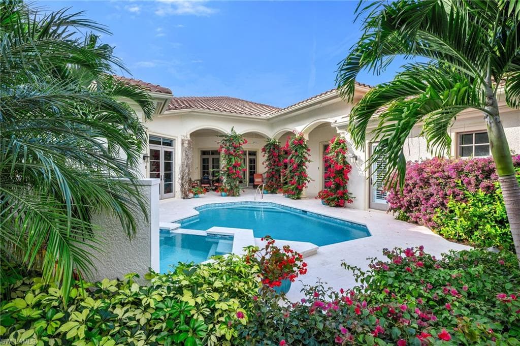 455 1st Ave N, Naples, FL 34102-19