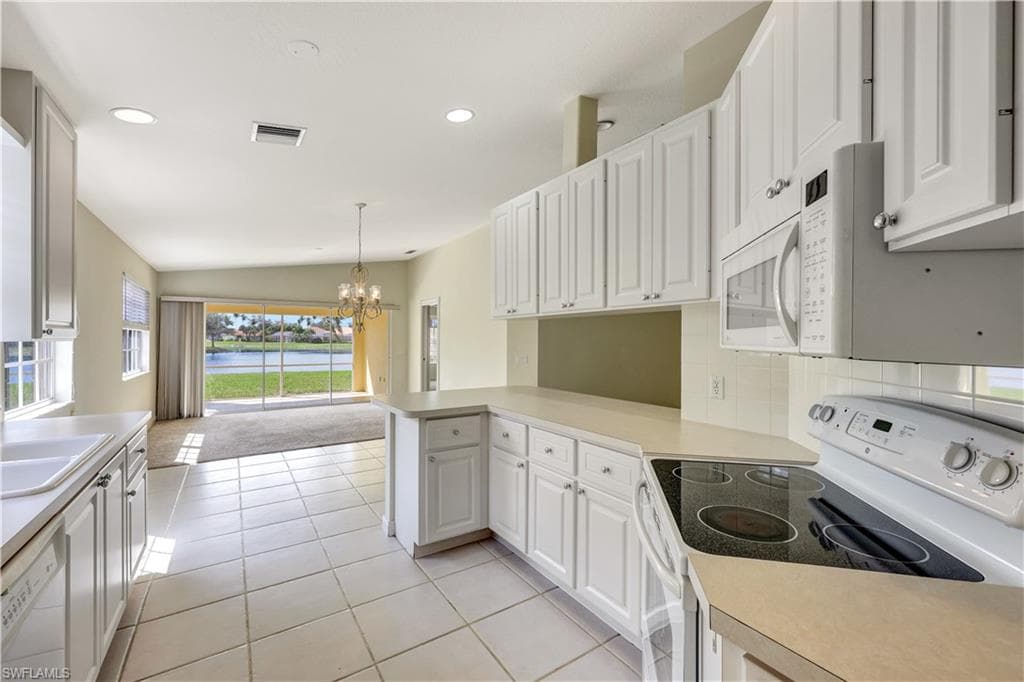 4255 Redonda Ln, Naples, FL 34119-9