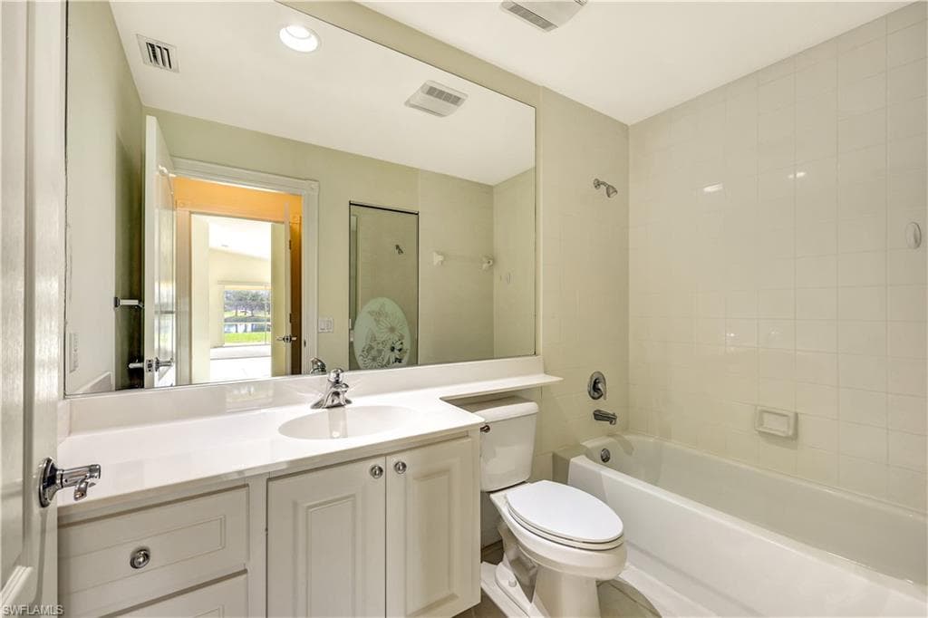 4255 Redonda Ln, Naples, FL 34119-22