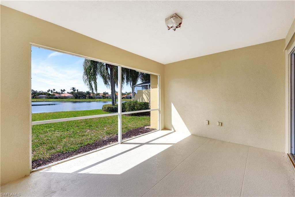 4255 Redonda Ln, Naples, FL 34119-26