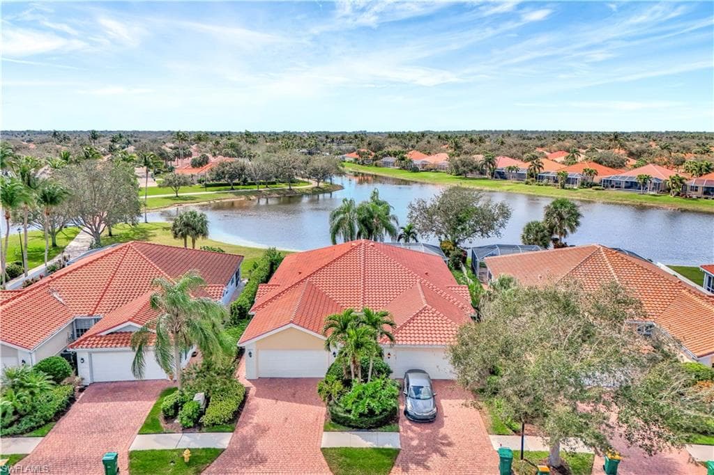 4255 Redonda Ln, Naples, FL 34119-4