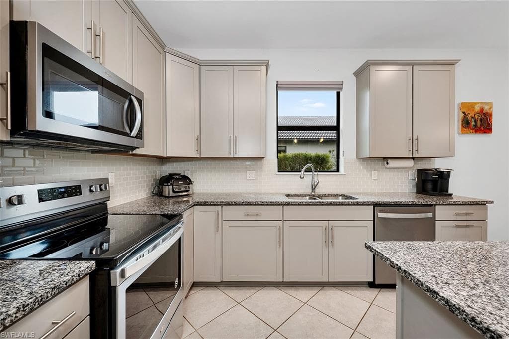 2132 Parson St, Naples, FL 34120-9