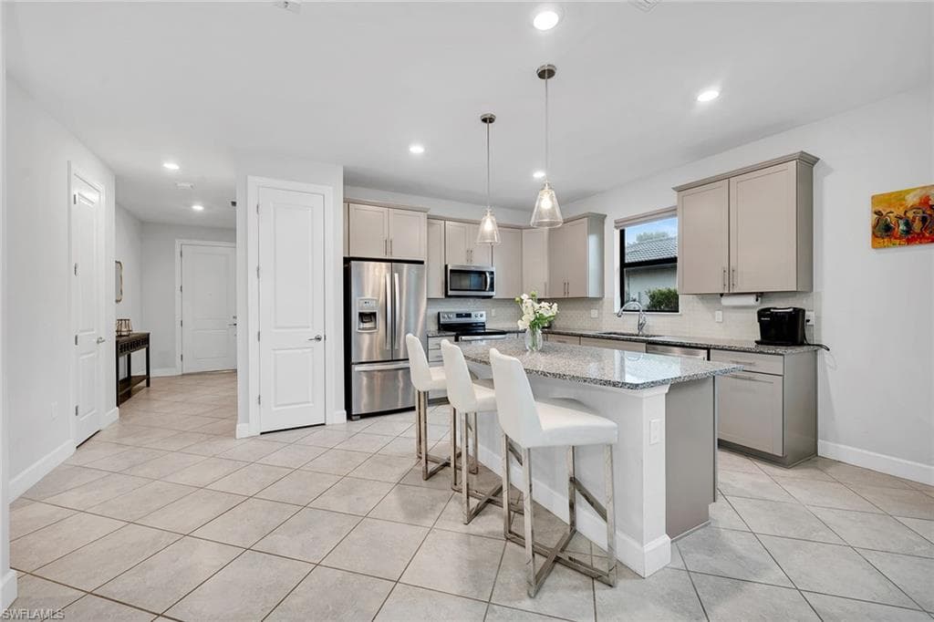 2132 Parson St, Naples, FL 34120-13