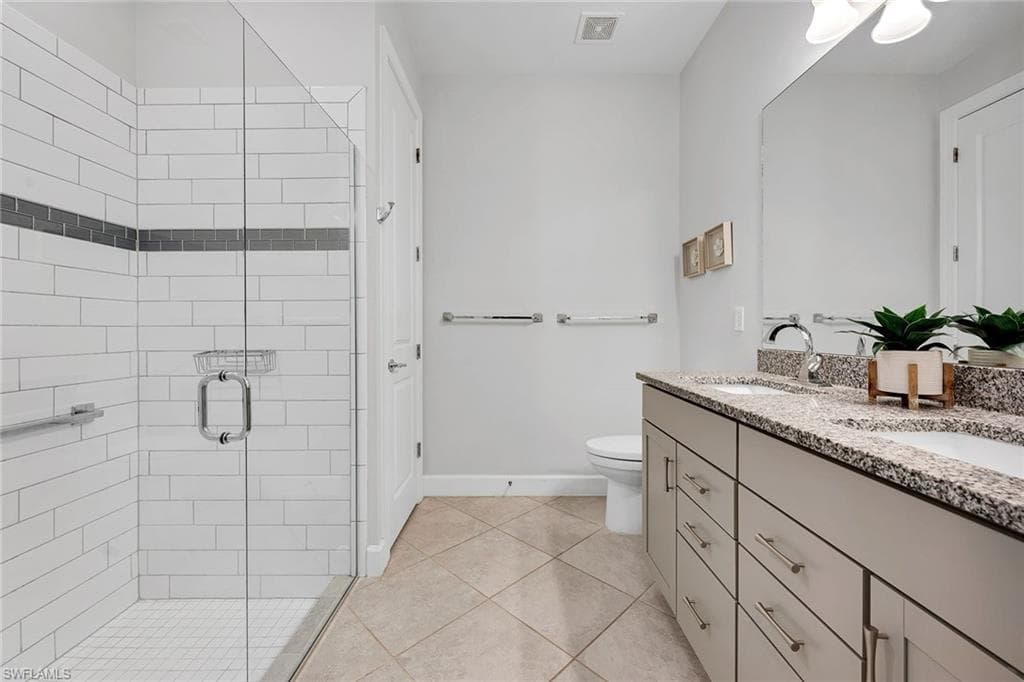 2132 Parson St, Naples, FL 34120-18