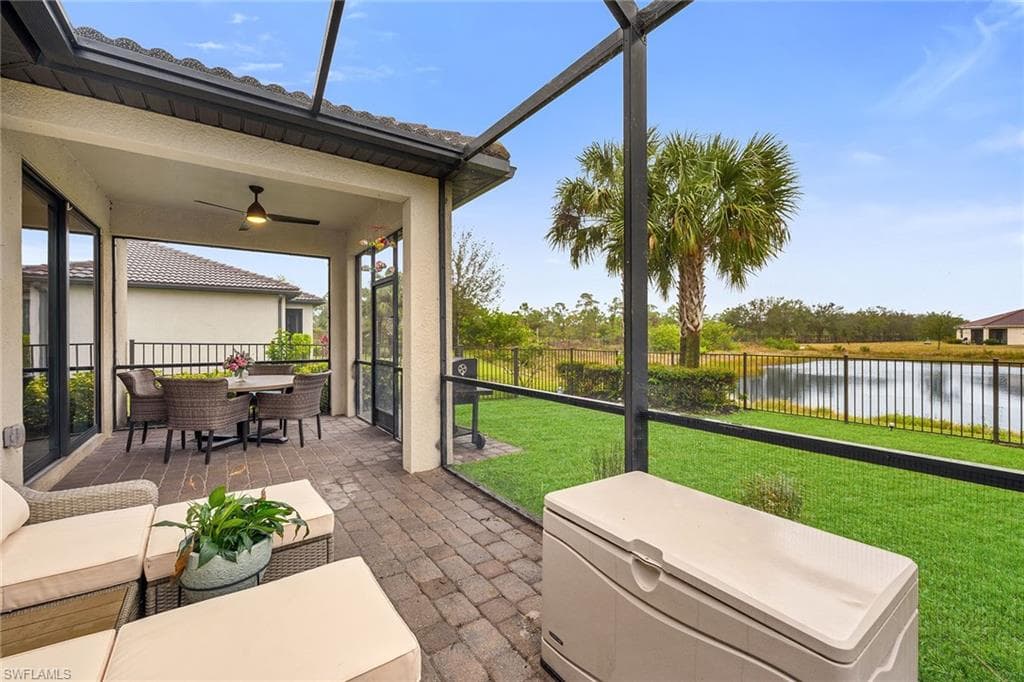 2132 Parson St, Naples, FL 34120-27