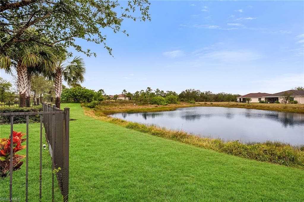 2132 Parson St, Naples, FL 34120-28