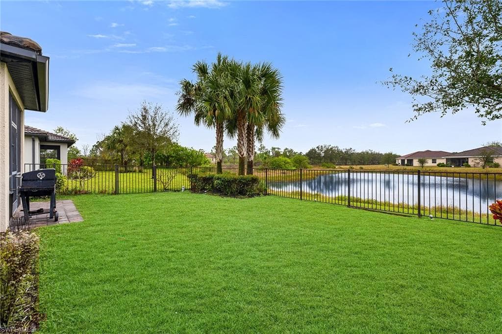 2132 Parson St, Naples, FL 34120-29