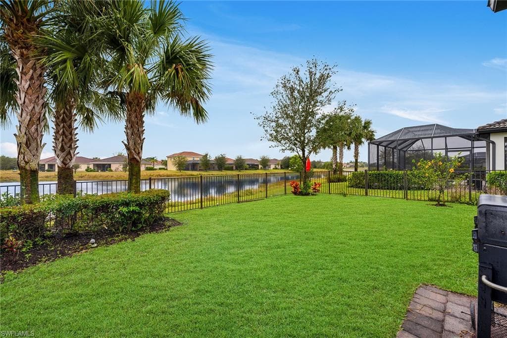 2132 Parson St, Naples, FL 34120-32