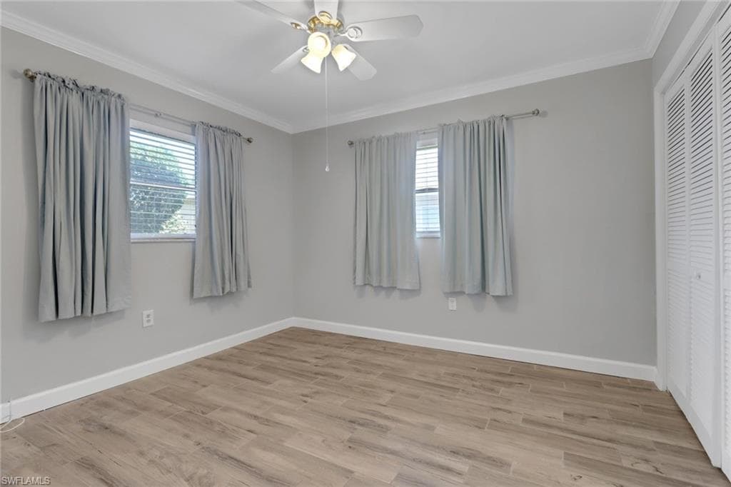 525 Palm View Dr 19, Naples, FL 34110-16