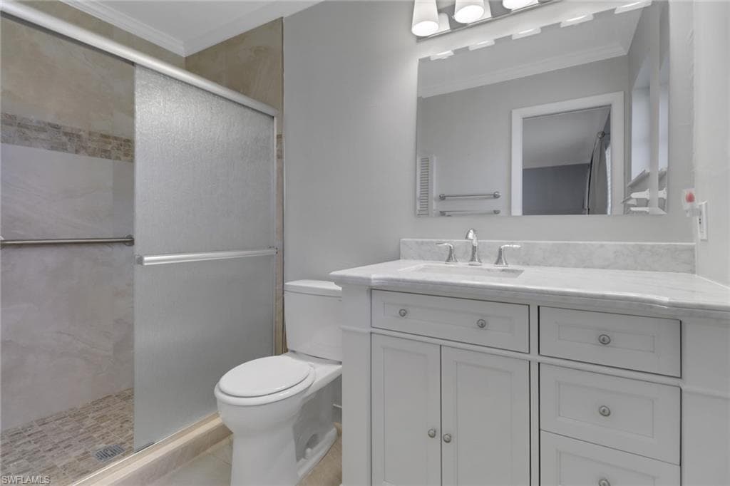 525 Palm View Dr 19, Naples, FL 34110-24